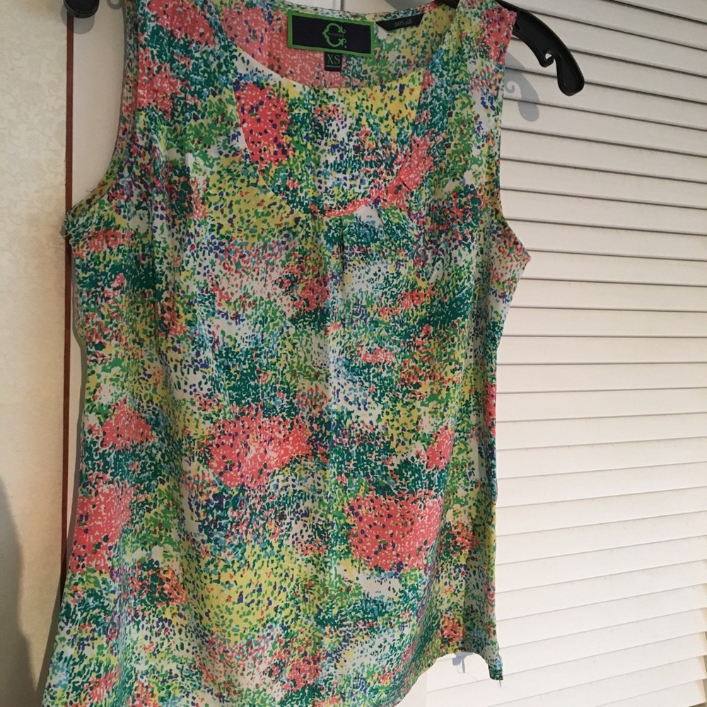 Silk shell top in colorful abstract pattern